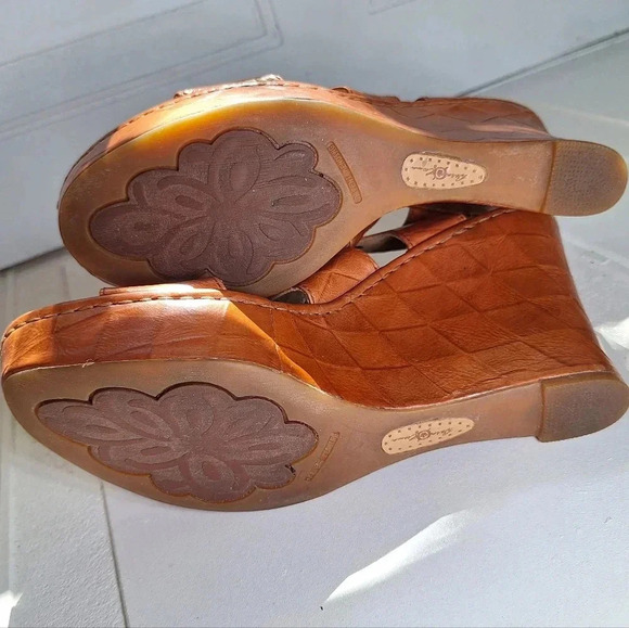 Born Brown/Camel Colored Crown Genuine Leather Wedge Size 9 - Picture 14 of 16